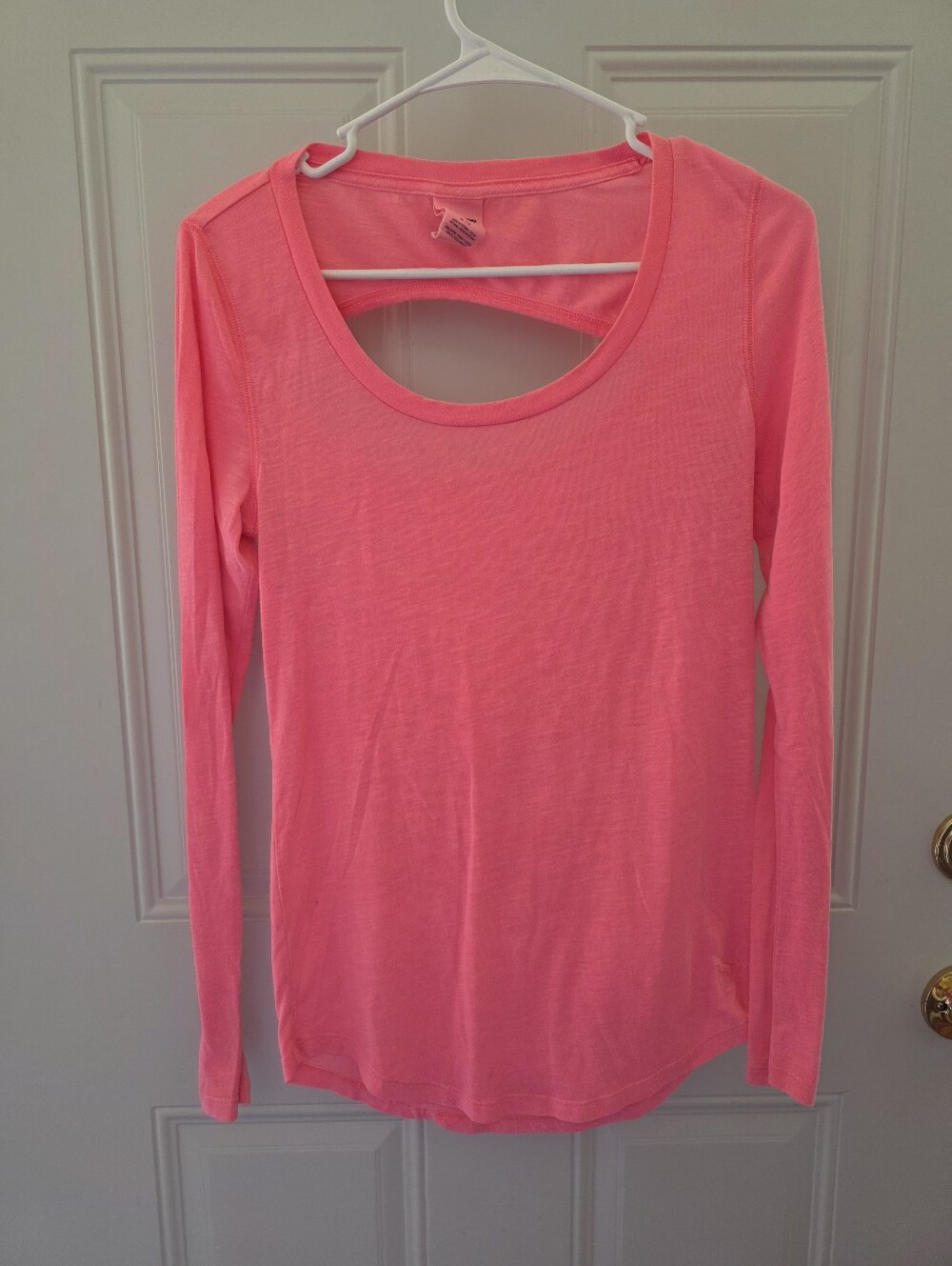 Victoria's Secret Pink Long-Sleeve Scoop Neck Tee Size Small